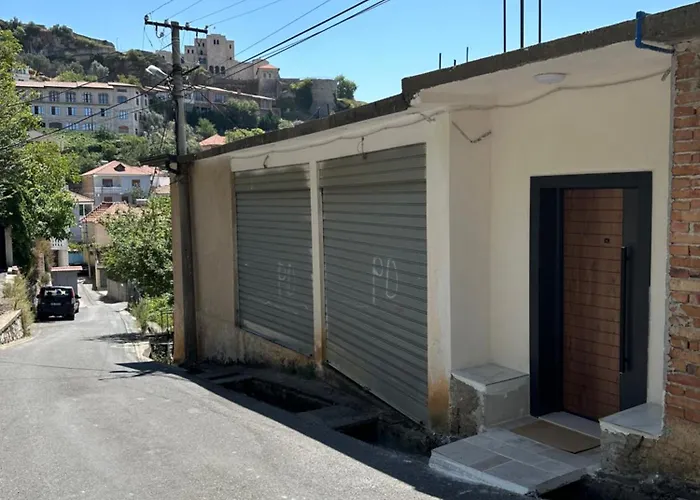 Guni 招待所 Krujë